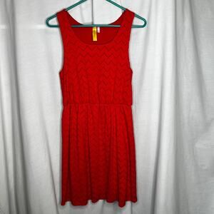 Bee Stitched Red Lined Chevron Women's Dress M
